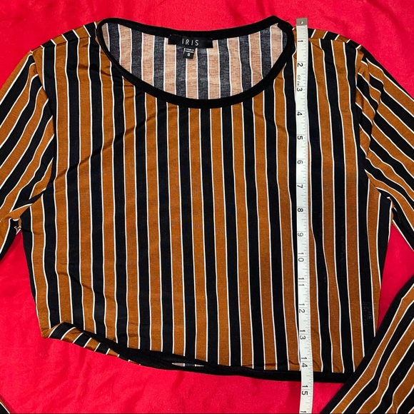Woman’s crop top black and gold size small - Picture 3 of 7